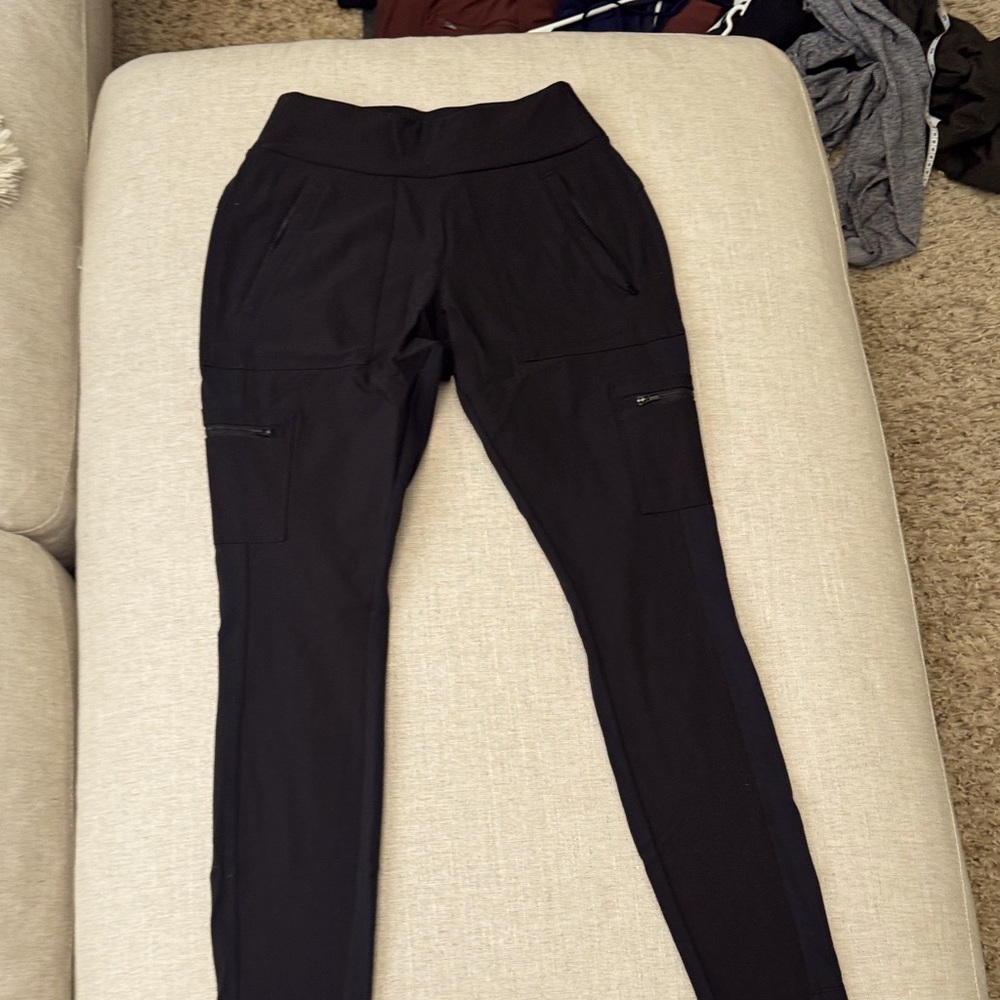 Athleta Black Headlands Hybrid Cargo Pants